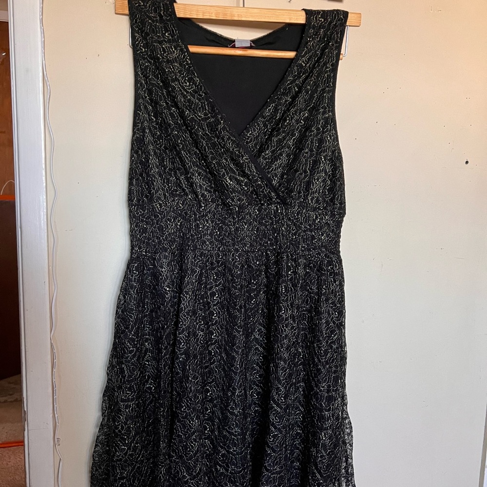 Light material cocktail dress NWT NBW black with gold sheer details
